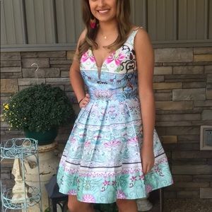 Adorable Formal dress!!